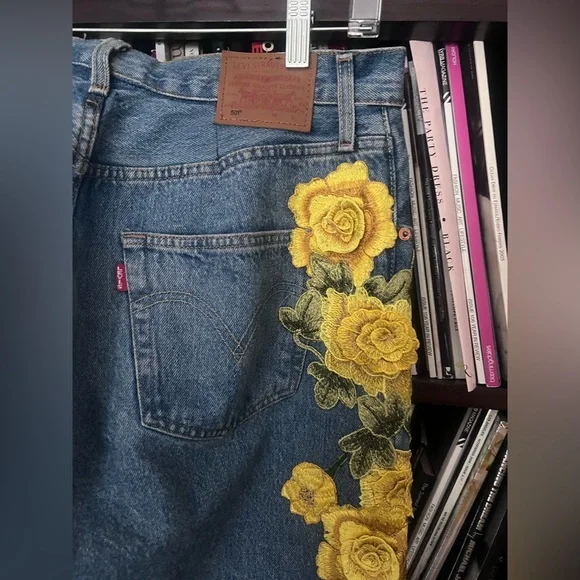 Vintage Levi's Blue Jeans with Yellow Floral Embroidery - Picture 7 of 12